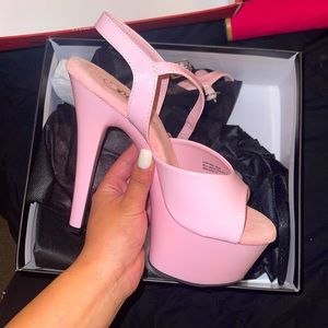 Women’s Pink Pleasers